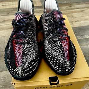 Yeezy Adidas Boost 350 V2 in Yecheil
